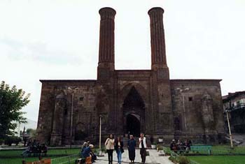 Erzurum_Minara_Cot_1.jpg