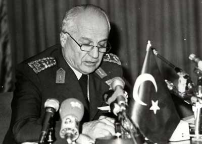 General_Kenan_Evren_01.jpg